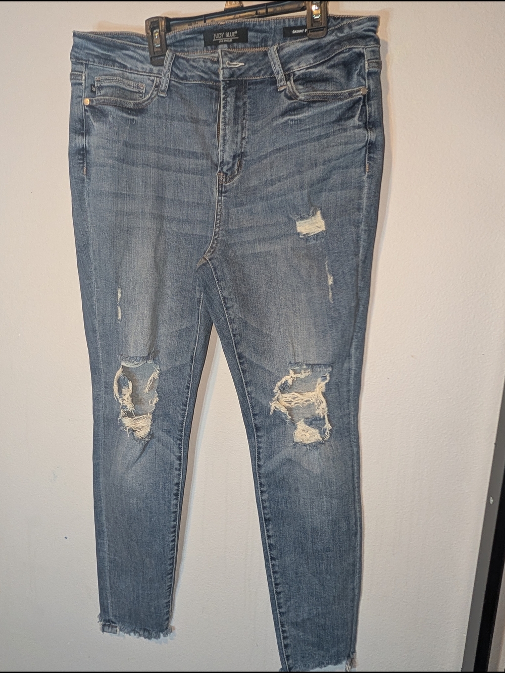 Judy Blue Light Blue Distressed Ankle Skinny Jeans